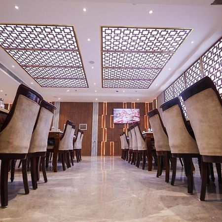 Hotel The Royal Legacy Lakhnaú Exteriér fotografie