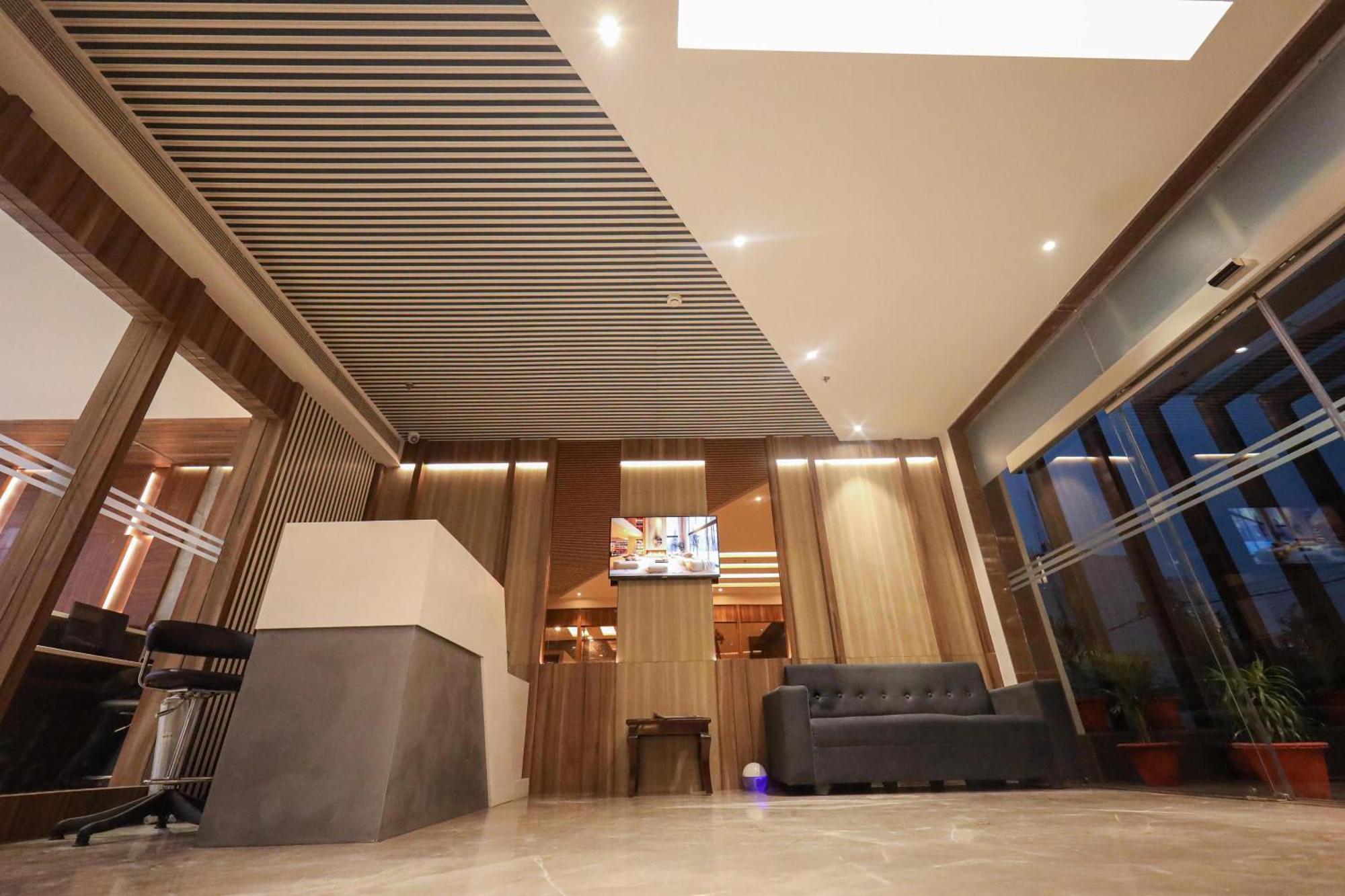 Hotel The Royal Legacy Lakhnaú Exteriér fotografie