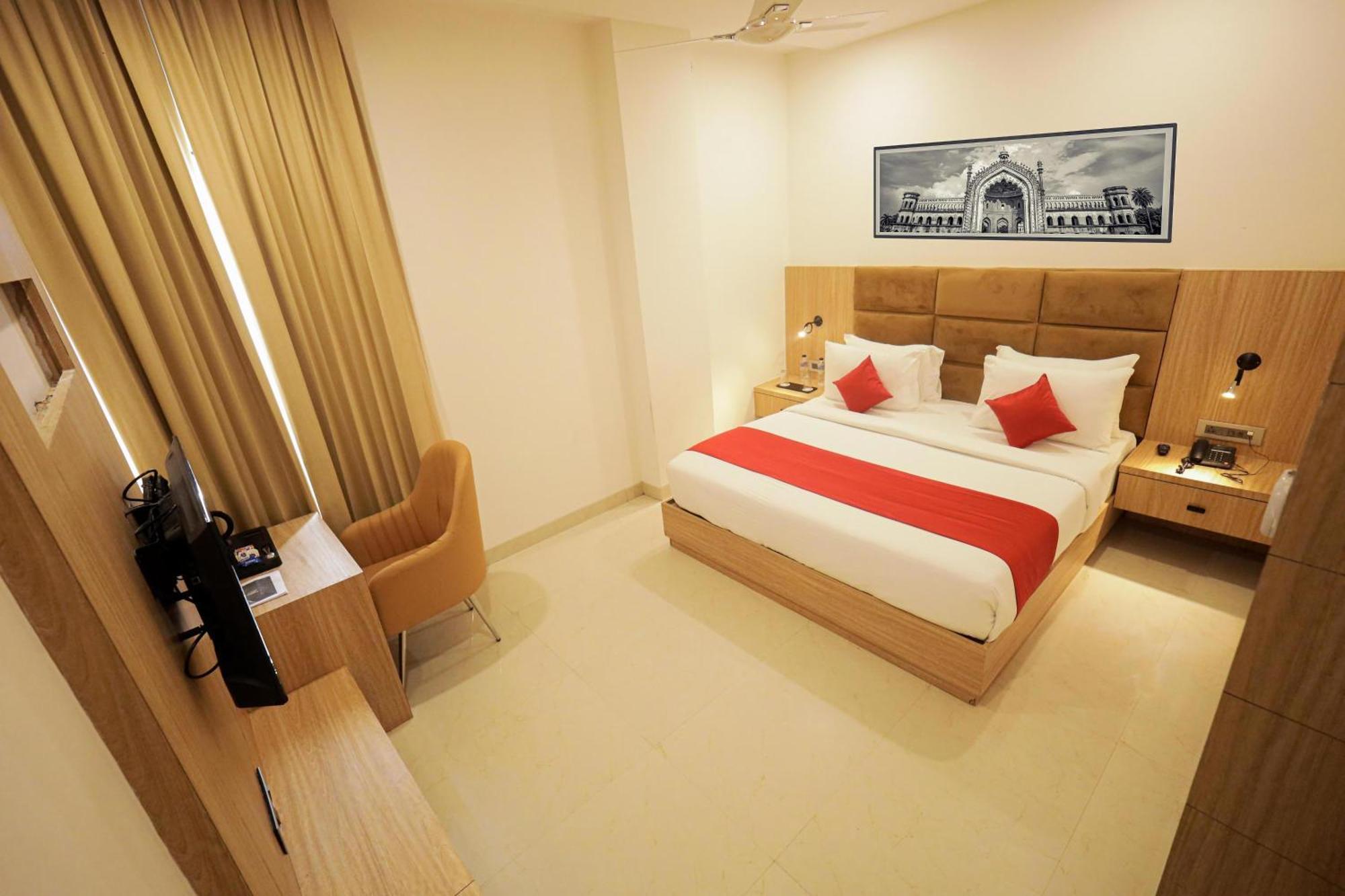 Hotel The Royal Legacy Lakhnaú Exteriér fotografie