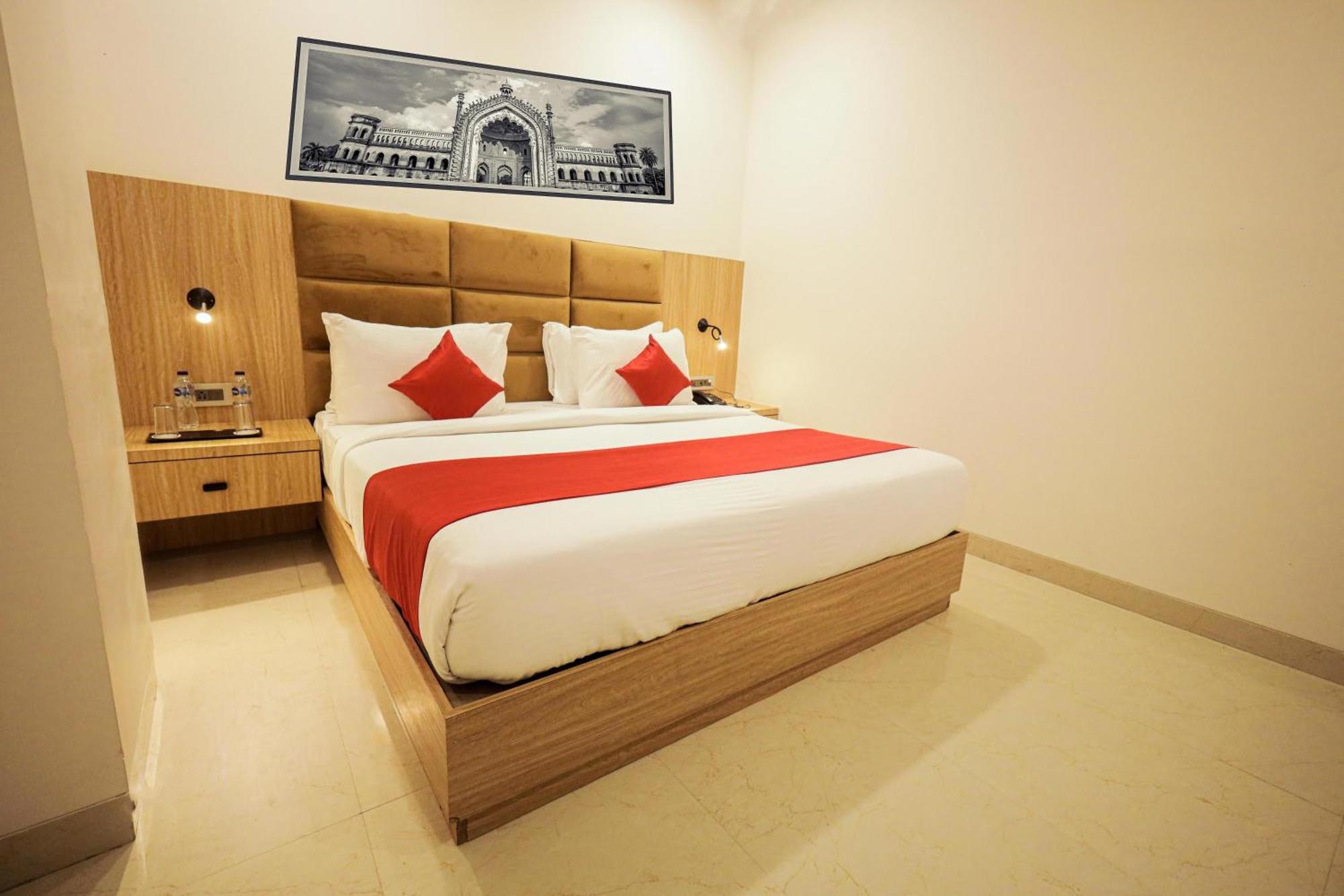 Hotel The Royal Legacy Lakhnaú Exteriér fotografie