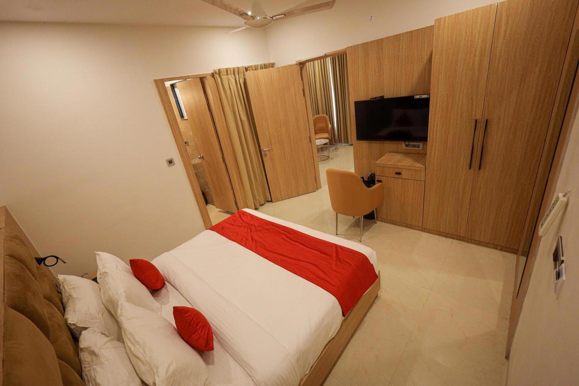 Hotel The Royal Legacy Lakhnaú Exteriér fotografie