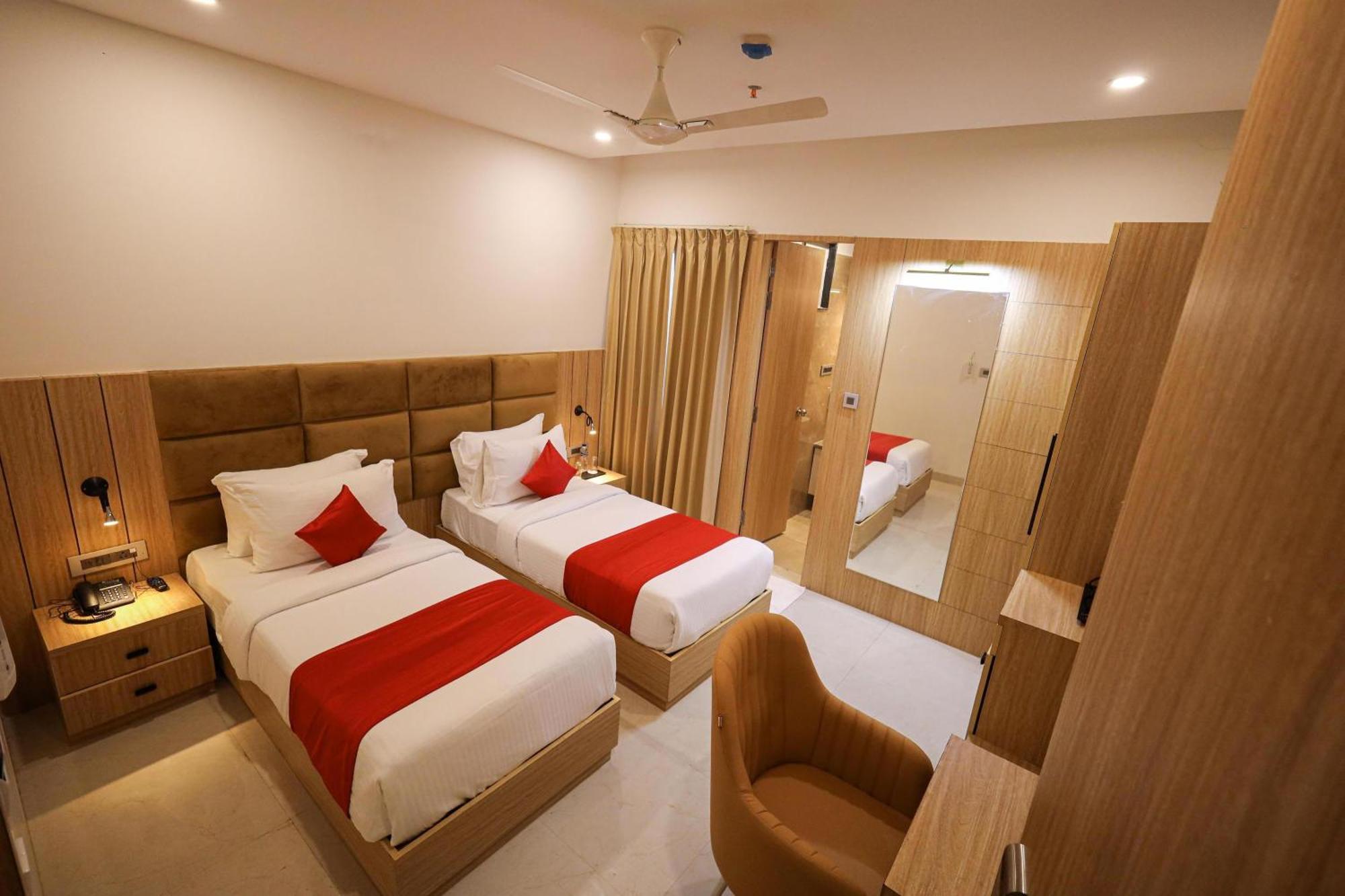 Hotel The Royal Legacy Lakhnaú Exteriér fotografie